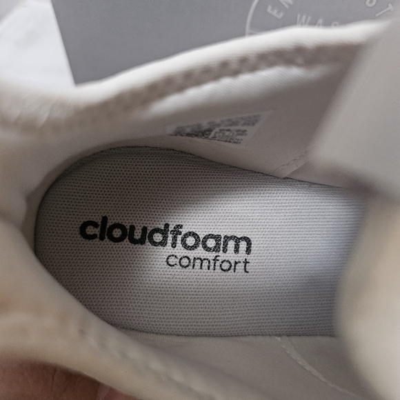 NEW Adidas sneakers size 9 w/box - Picture 6 of 7